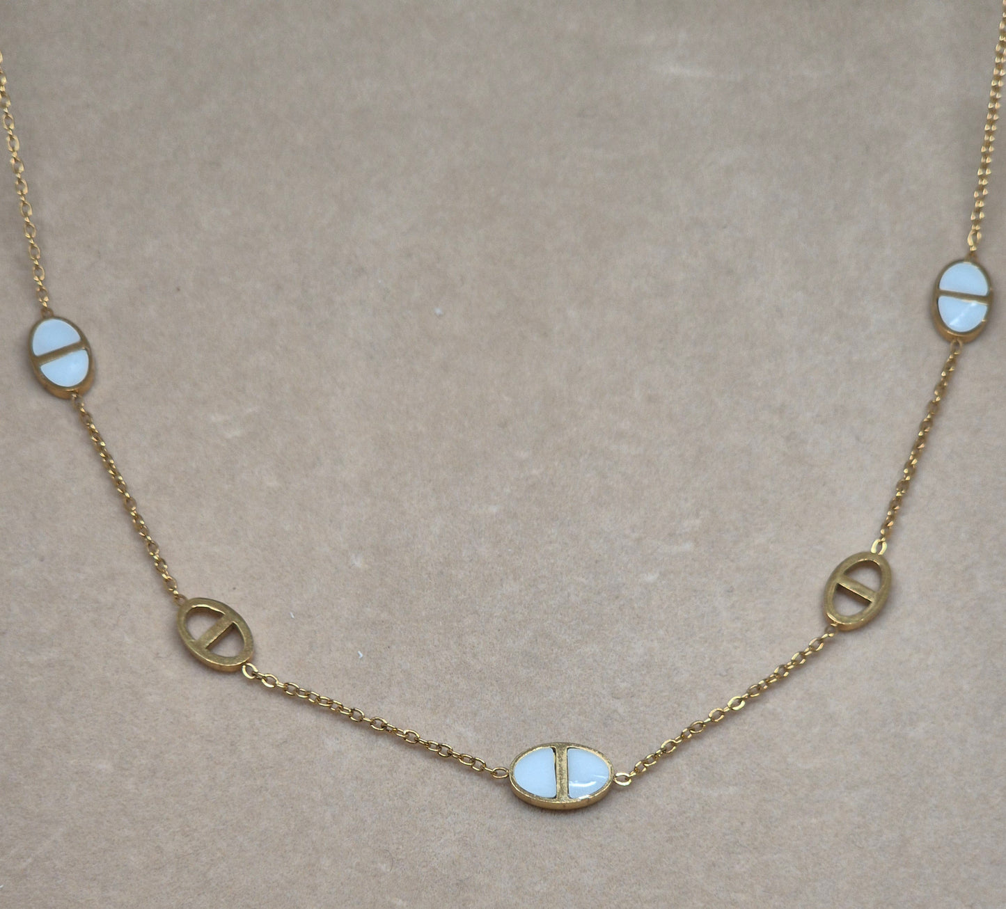 Collier Dina